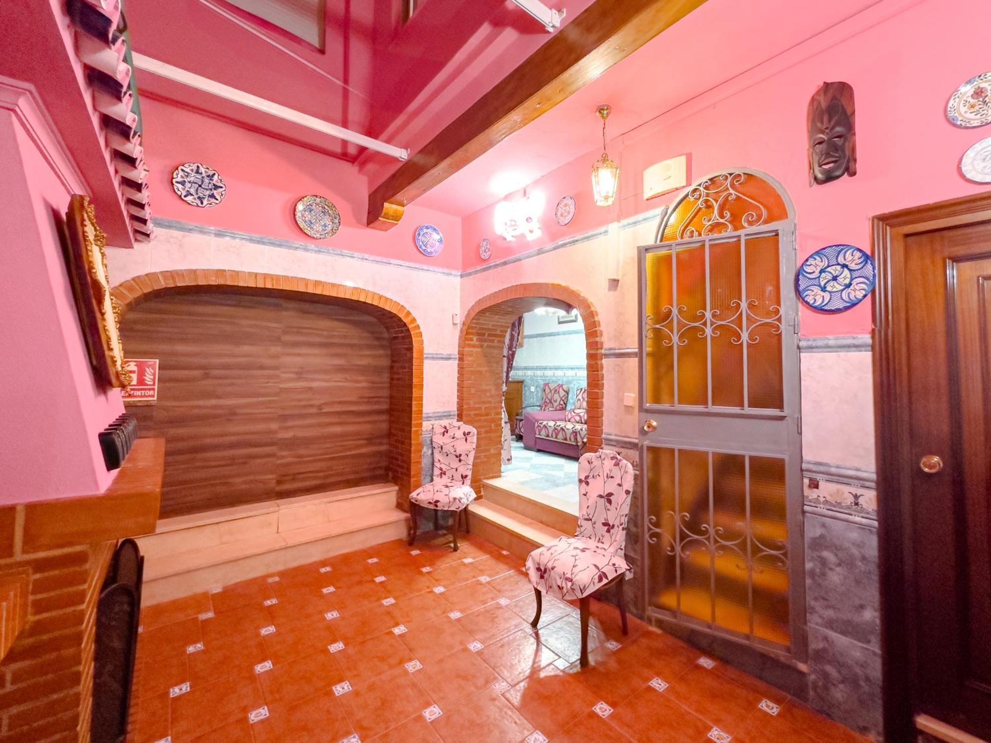 Hostal Habitaciones & Suites Don Pepin — Photos 3